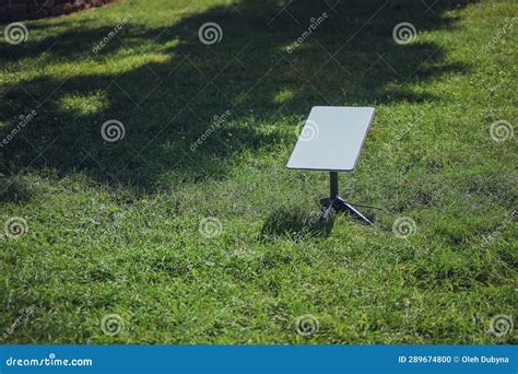 Starlink Satellite-based (Satellite Internet Constellation) Stock Photo - Image of display ...