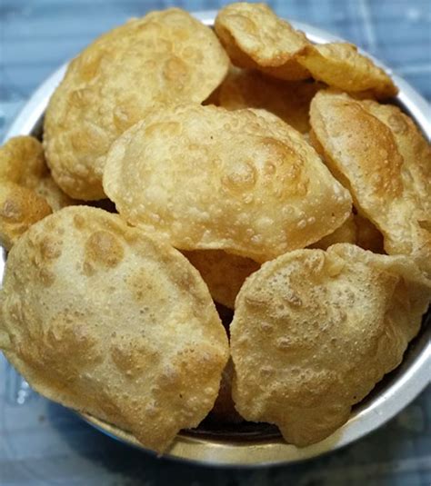 Luchi recipe, How to make Luchi, Bengali luchi recipe - FoodBreeze