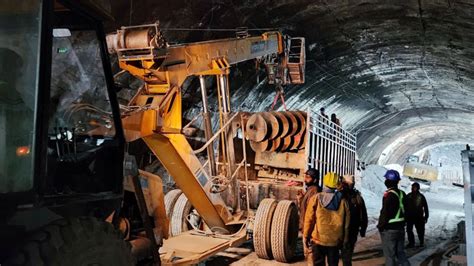 Uttarkashi Tunnel Collapse: Auger Machine Broken, Manual Drilling To Start; Rescue May Take Few ...