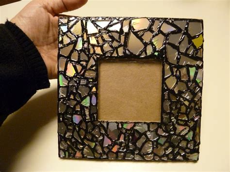 Make it easy crafts: Recycled CD Mosaic Photo Frame