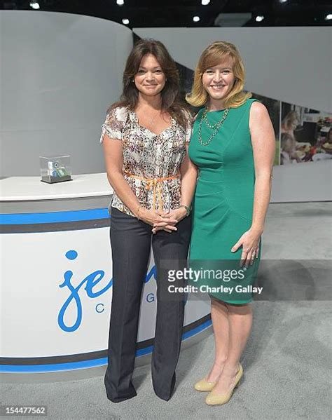 184 Valerie Bertinelli Jenny Craig Photos & High Res Pictures - Getty Images