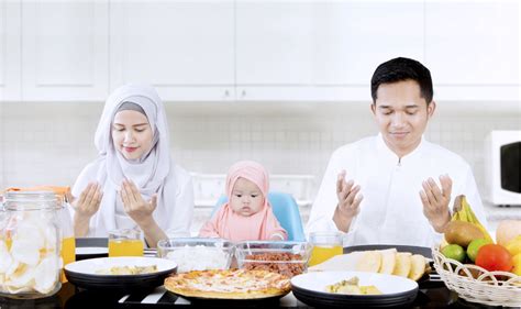 Kapan Lebaran 2020? Ketahui 5 Amalan Rasulullah Saat Idul Fitri - Cahaya Islam