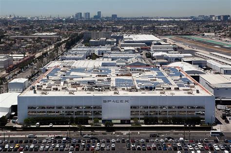 SpaceX headquarters in Hawthorne. | Hawthorne california, Spacex ...