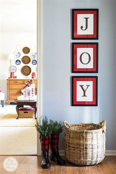 35 Christmas Wall Decor Ideas to Make You Feel Festive