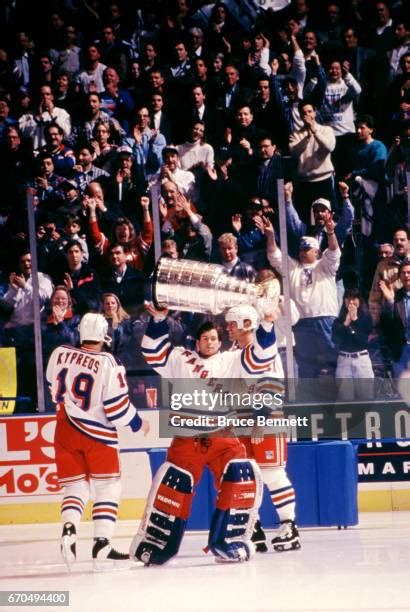 Messier Rangers Stanley Cup Photos and Premium High Res Pictures ...