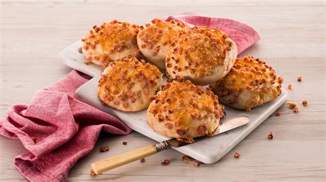 Cheese & Bacon Roll | Bakers Delight