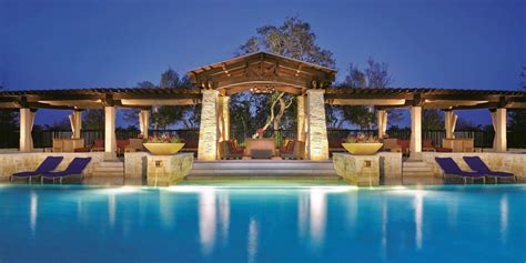 $119 & up – San Antonio: Spa Treatments incl. Pool Access | Travelzoo