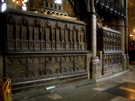 Merakli — The gilt-bronze tomb effigy of King Richard II in...