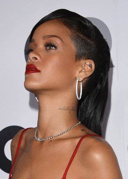 More Pics of Rihanna Side Sweep | Shaved side hairstyles, Rihanna hairstyles, Hair styles