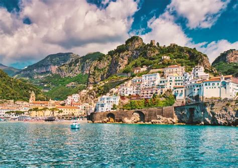 Amalfi Coast Guide (MAP & TOWNS To Visit!) - TravelPeri