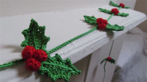 Crocheted Holly Garland | Christmas Crochet