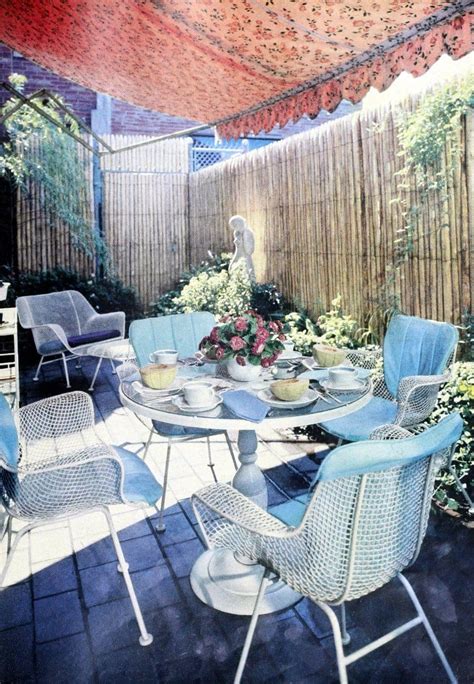 See 60 vintage patio furniture sets that offered outdoor relaxation the old-fashioned way ...