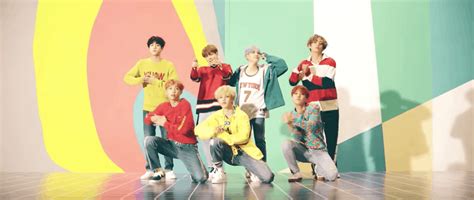 BTS DNA Video Fashion