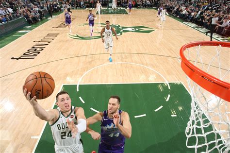 PHOTO RECAP: Bucks 122 - Jazz 118 | 11.25.19 Photo Gallery | NBA.com