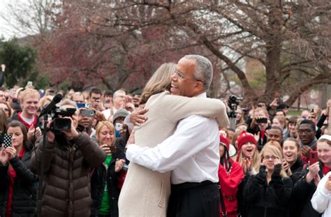 Video: Students rally to say goodbye to President Bowman - News - Illinois State