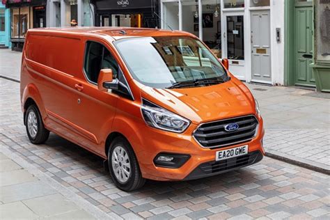 Ford Transit Custom Plug-In Hybrid van review (2022)