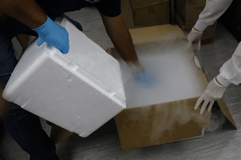 Dry Ice Rules for Massive Covid-19 Vaccine Airlift Approved - Bloomberg