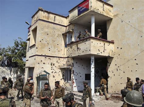 Kashmir shootings: Five dead, including two militants, during raid on Indian police station ...