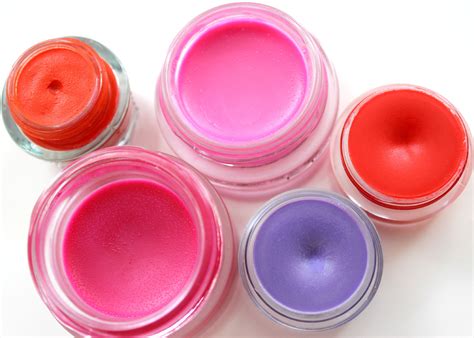 Lipstick made out of Crayons and Coconut Oil! Diy Crayon Lipstick, Make Your Own Lipstick, Diy ...