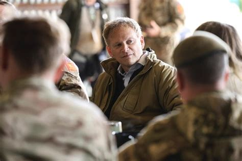 Defence Secretary visits Armed Forces in first month in post : r/prsuk