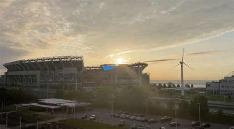 Former Browns radio announcer Jim Donovan dies at 68