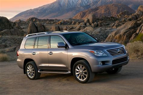 2010 Lexus LX 570 packs new features and vision