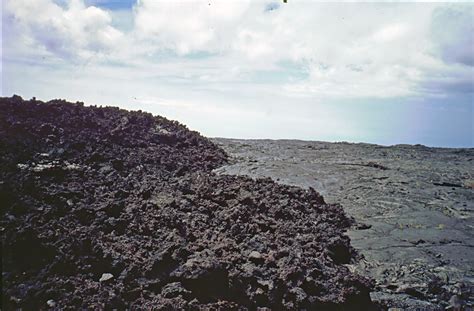 Pahoehoe and Aa Lava | Pāhoehoe (on the right) is basaltic l… | Flickr