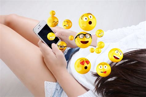 Level Up Your ⭐️ Emoji Game With The World's Top 5 📱 Mobile Messaging Apps | 🏆 Emojiguide