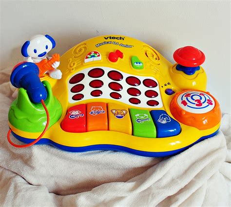 MaMa shop PaPa drop: VTECH MUSICAL DJ JUNIOR