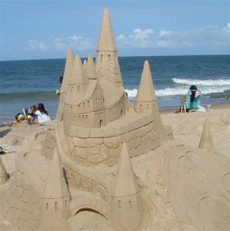 День замка из песка (Sandcastle Day)