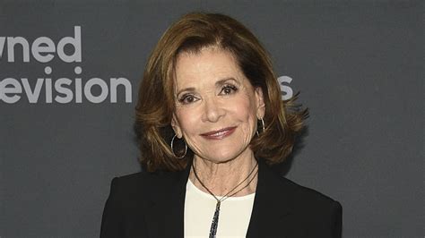 Actress Jessica Walter of 'Arrested Development' & 'Archer' Dies at 80 | Showbiz Express Network ...