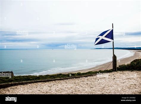 Waving scottish flag hi-res stock photography and images - Alamy