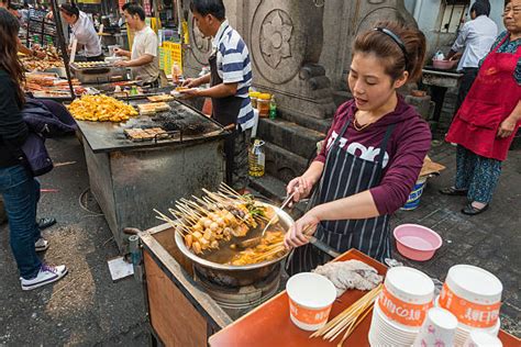 10+ Shanghai Street Food Sellers Busy Market China Stock Photos ...