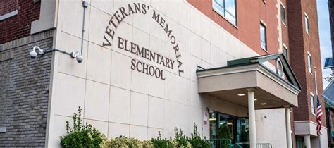 Veterans' Memorial School