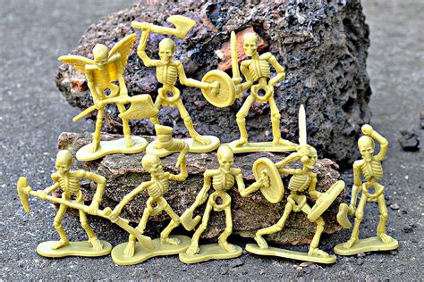 Little Weirdos: Mini figures and other monster toys: The bone brigade: plastic skeleton warriors ...