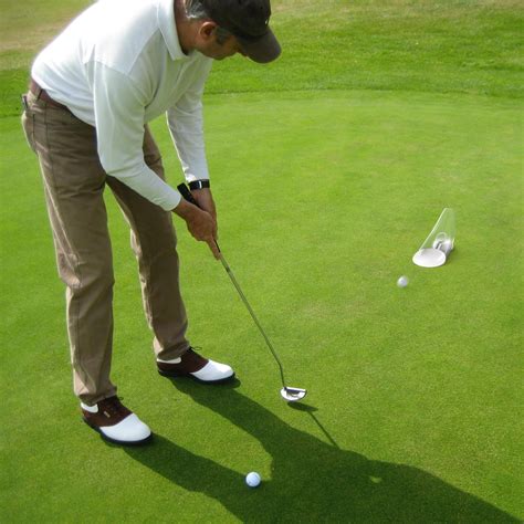 PuttOut Pressure Putt Trainer - Perfect Your Golf Putting: Amazon.co.uk: Sports & Outdoors