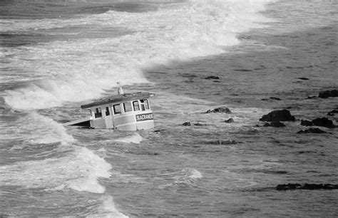 Redondo Beach Sportfishing barge Sacramento lies in wreckage following ...