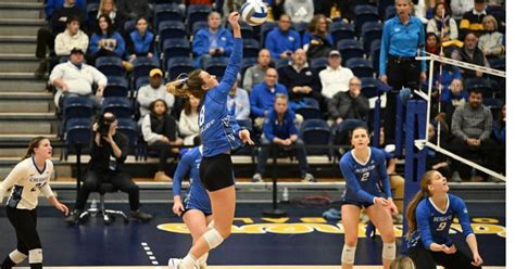 Creighton volleyball falls in five sets to Louisville, ending Jays ...