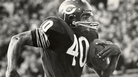 'Good Morning Football' reflects on the life and legacy of Chicago Bears Hall of Fame RB Gale Sayers