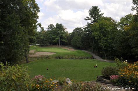 Le Chateau Montebello Club de Golf, Montebello. Quebec | MegaPixel Travel