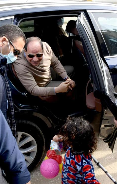 In Pics: Egyptian President Sisi talks with number of citizens about ...