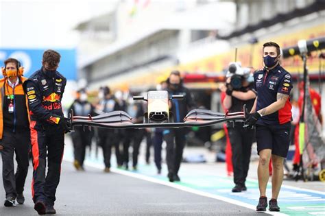 F1 news: Max Verstappen crashes on his way to Hungarian GP grid ...