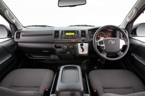 Toyota Hiace Photos and Specs. Photo: Toyota Hiace interior photo and ...