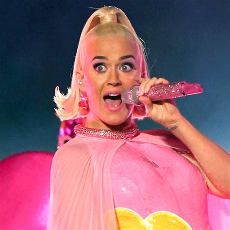 Photos from Katy Perry's Pregnancy Style