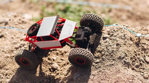 Navigating the World of RC Rock Crawlers: Models for Beginners