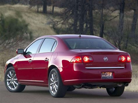 Music Directory: Buick Lucerne CXS 2006