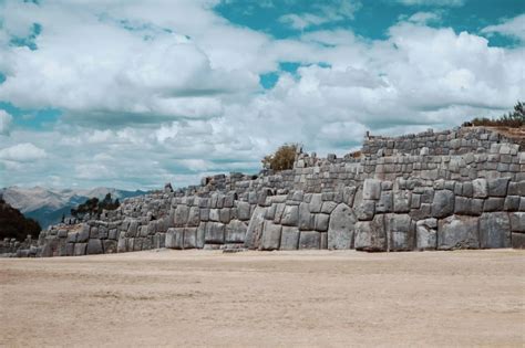 Sacsayhuaman Fortress: Secrets of Inca Warfare - Xtreme Tourbulencia