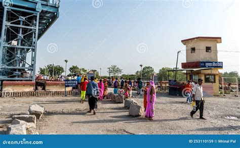 Tanakpur Hydroelectric Project, Tanakpur Dam Editorial Stock Image - Image of national, lake ...