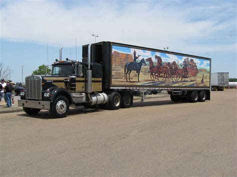 18 Wheel Beauties: Truck Replica: Snowman's Rig from "Smokey & The Bandit"