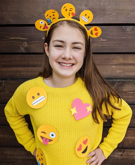 Easy Emoji Halloween Costume DIY Idea 😍 🎃 with Printable Headband - Merriment Design